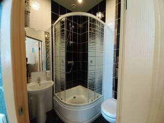 Гостиница Австерия Пермь Номер комфорт №1 с 1 двуспальной кроватью-9