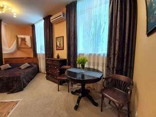 Гостиница Австерия Пермь Номер комфорт №4 с 1 двуспальной кроватью-3