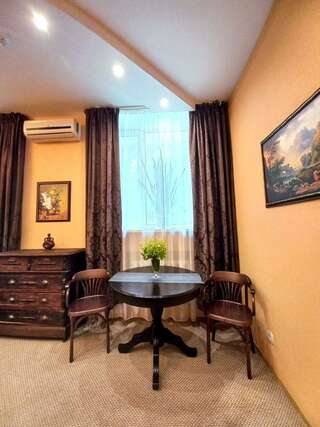 Гостиница Австерия Пермь Номер комфорт №4 с 1 двуспальной кроватью-6